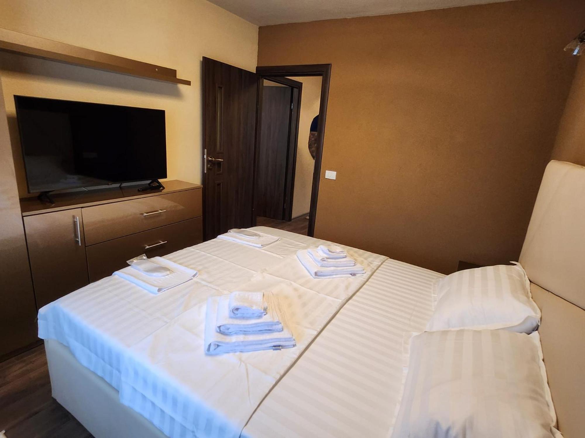 Apartament Iulius 4 Curtea de Argeş エクステリア 写真