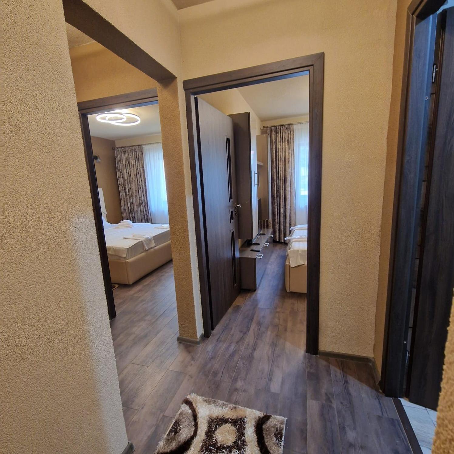 Apartament Iulius 4 Curtea de Argeş エクステリア 写真